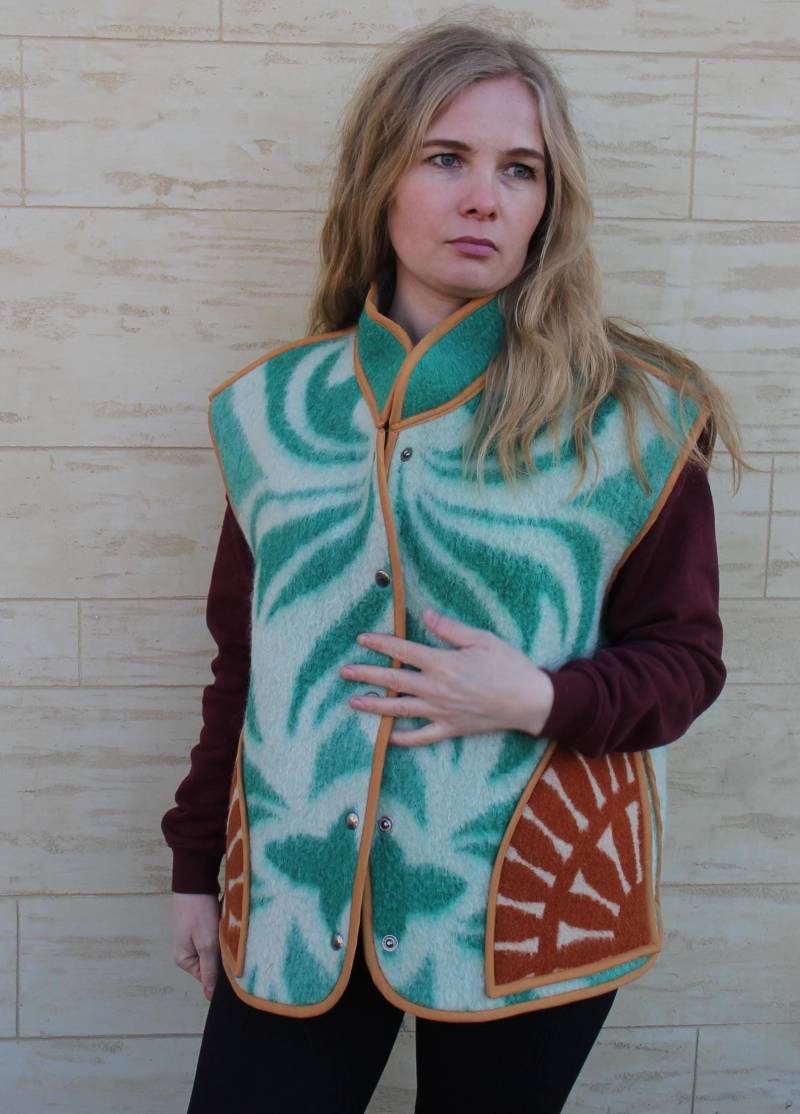 Wolldecke Weste Jacke Größe 38-10 M L, Grüne Mantel Jacke, Upcycled Jacke, Frauen Mantel, Decke Jacke, Decke Wolldecke Weste Jacke Größe 38-10 M L, Grüne Mantel Jacke, Upcycled Jacke, Frauen Mantel, Decke Jacke, Decke von CozyAnaUA