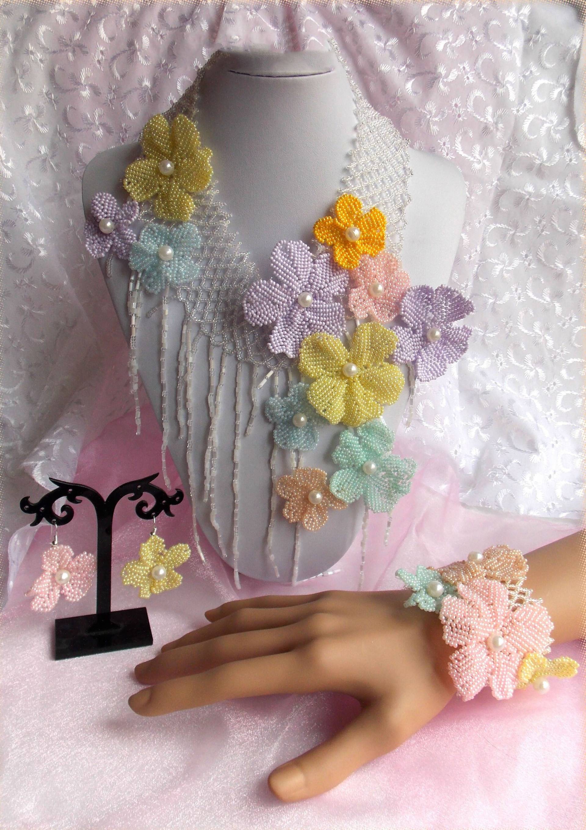 Perlen Blumen Hochzeit Schmuck Set Halskette, Armband & Ohrringe Perlen Blumen Hochzeit Schmuck Set Halskette, Armband & Ohrringe von CozyBohoThings