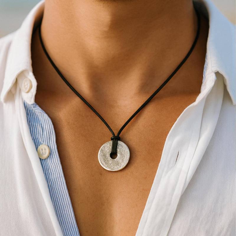 Surferkette Aus Leder Individuelle Silberkette Mit Scheibe - Surfer Style Geschenk Für Ihn Oder Jungen von CozyDetailz