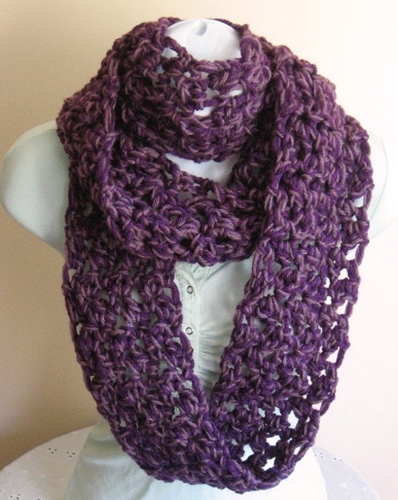 Angenehm Lila Schal. Frauen Accessoires Häkeln Angenehm Lila Schal. Frauen Accessoires Häkeln von CozyGirlDesigns