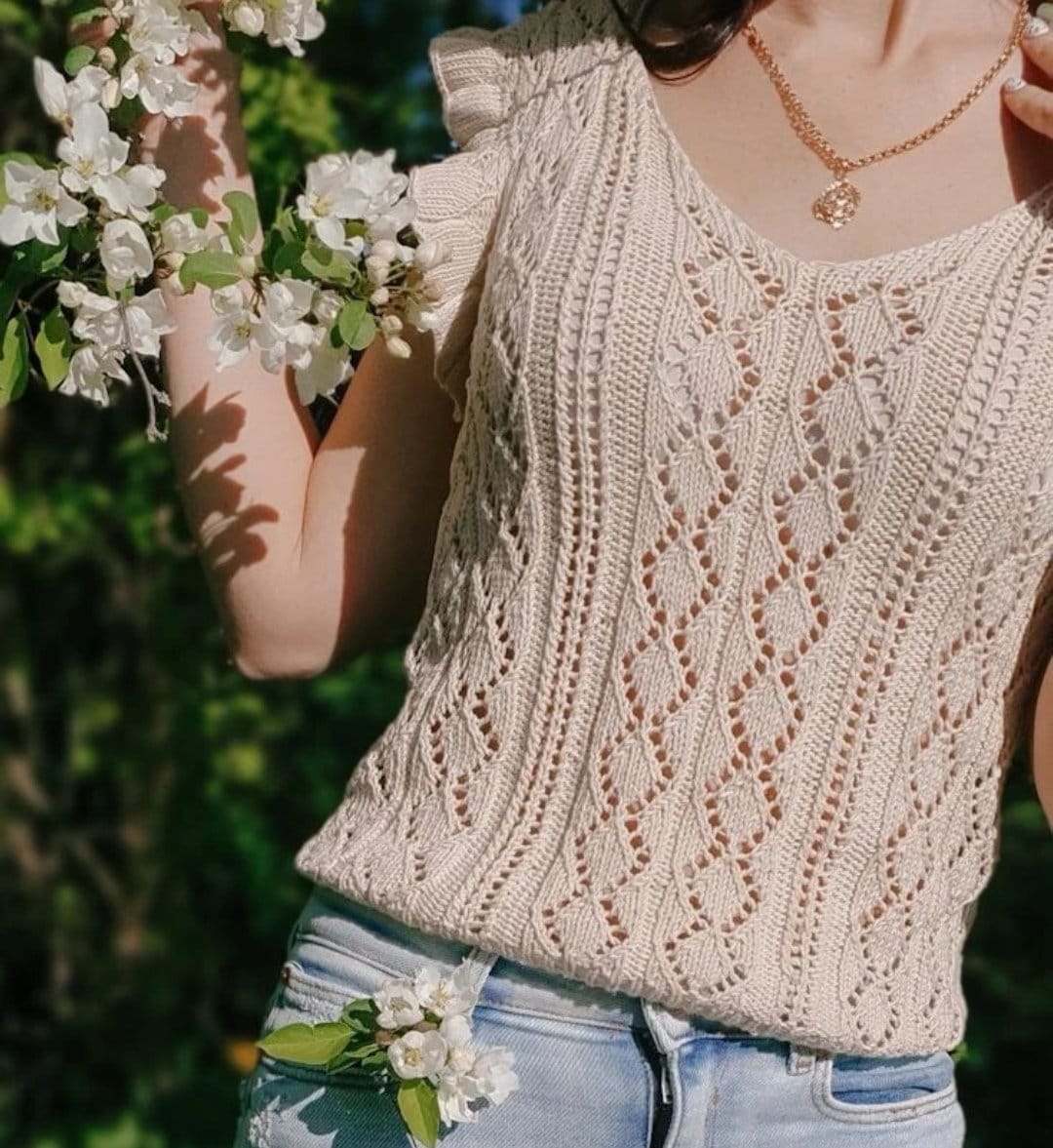 Handgestricktes Damenoberteil Aus Baumwolle, Sommerbluse, Top Mit Zopfmuster, Sommermode, Größe L/xl | Brustumfang 100-110 cm von CozyKnitDe