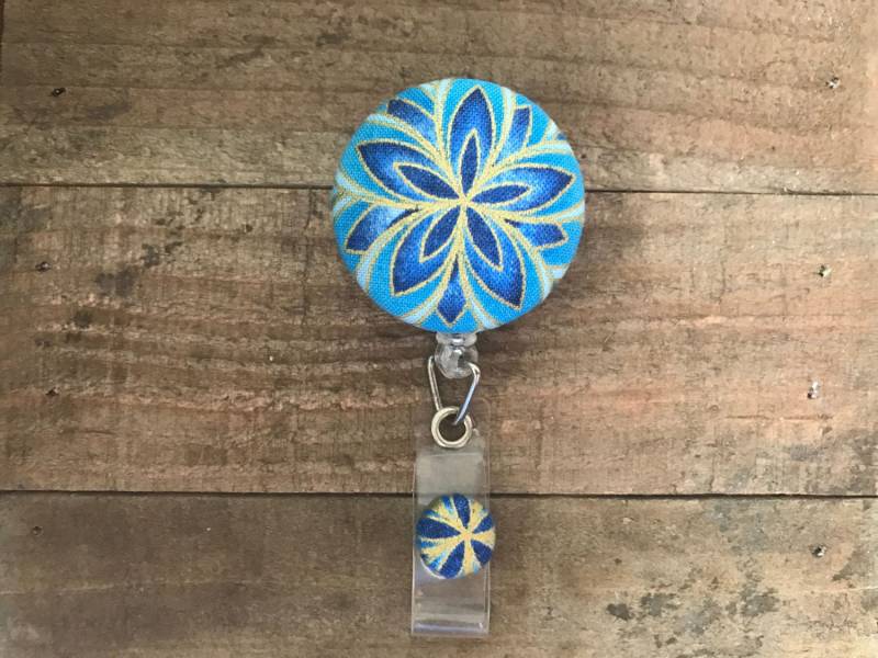 Einziehbare Ausweis/Halter-stoff Abzeichen Reel-Versenkbare Reel-Abzeichen Reel-Id Badge Halter-Krankenschwester Geschenk-Blau-Metallic Gold Blume von CozyMooseDesigns