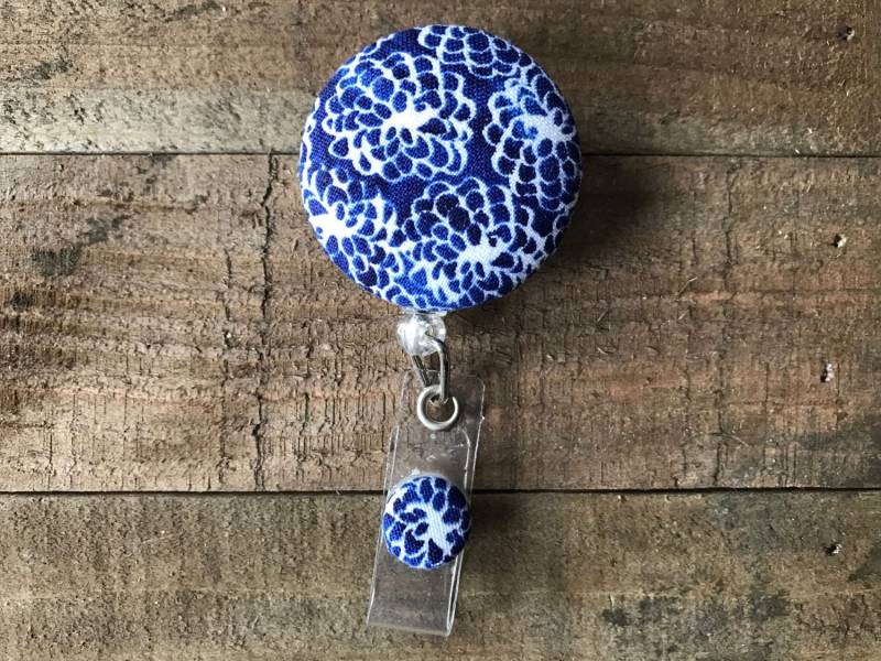 Einziehbare Ausweis/Halter-stoff Abzeichen Reel-Versenkbare Reel-Abzeichen Reel-Id Badge Halter-Krankenschwester Geschenk-Königsblau Und Mit Weißem von CozyMooseDesigns