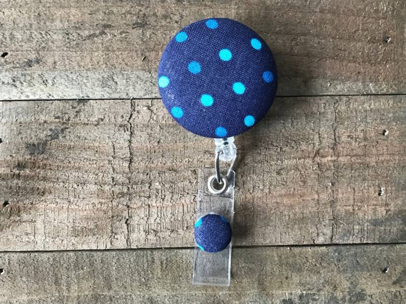 Einziehbare Ausweis/Halter-stoff Abzeichen Reel-Versenkbare Reel-Abzeichen Reel-Id Badge Halter-Krankenschwester Geschenk-Multi-Polka Dots Blau von CozyMooseDesigns