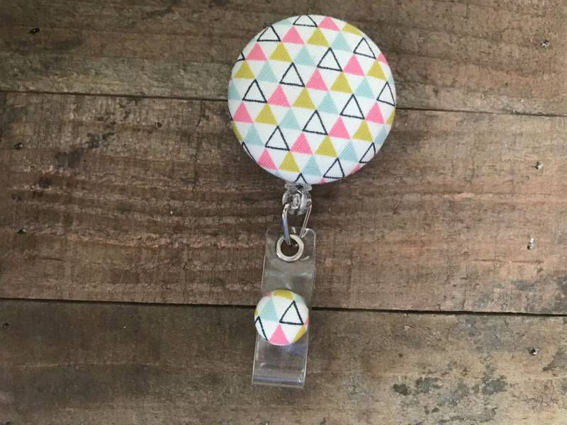 Einziehbare Ausweis/Halter-stoff Abzeichen Reel-Versenkbare Reel-Abzeichen Reel-Id Badge Halter-Krankenschwester Geschenk-Rosa, Blau, Grün Dreieck von CozyMooseDesigns