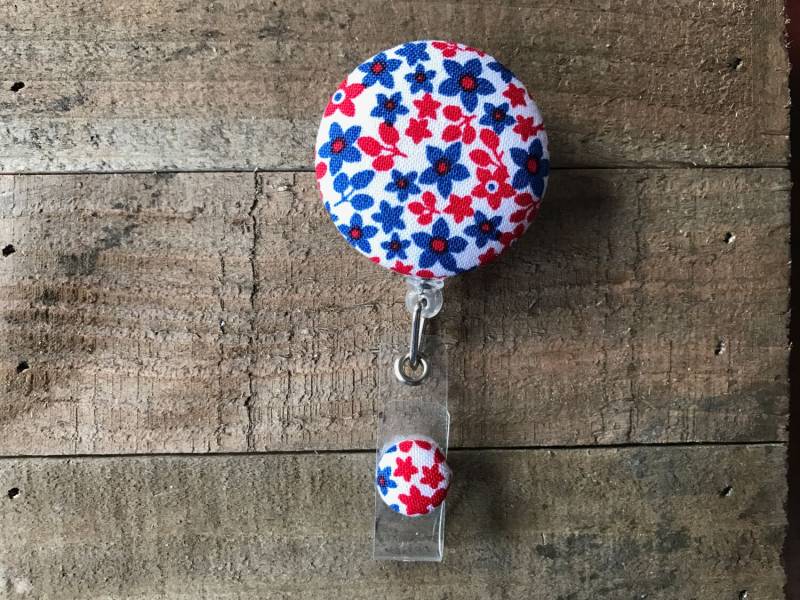 Einziehbare Ausweis/Halter-stoff Abzeichen Reel-Versenkbare Reel-Abzeichen Reel-Id Badge Halter-Krankenschwester Geschenk-Rot, Weiß Und Blau Floral von CozyMooseDesigns