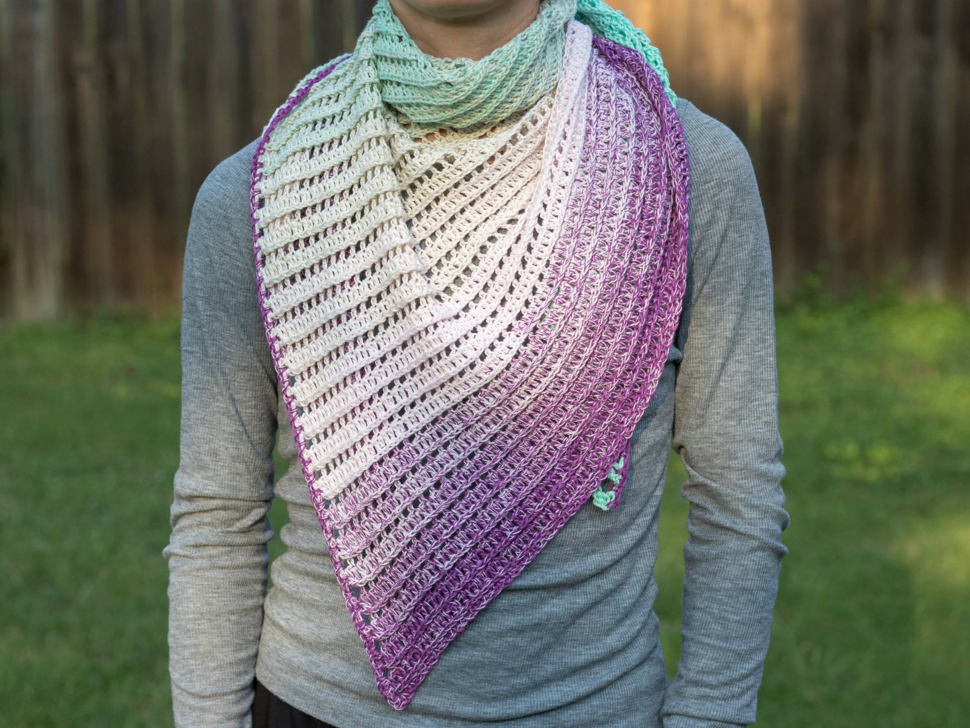 Schal, Schulter Wickeln, Drachen Bauch Ombre Garn, Wolltraum Garn Schal, Schulter Wickeln, Drachen Bauch Ombre Garn, Wolltraum Garn von CozyRosiesCrochet