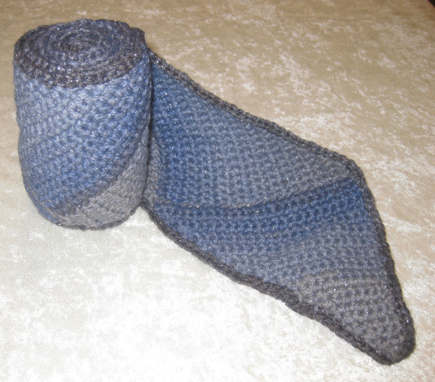 Dreiecke-Schal, Gehäkelt, Misty Blue Sparkle Dreiecke-Schal, Gehäkelt, Misty Blue Sparkle von CozySaturday