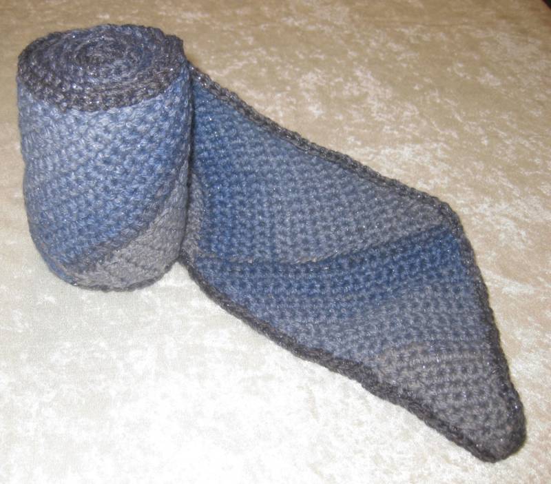 Dreiecke-Schal, Gehäkelt, Misty Blue Sparkle von CozySaturday