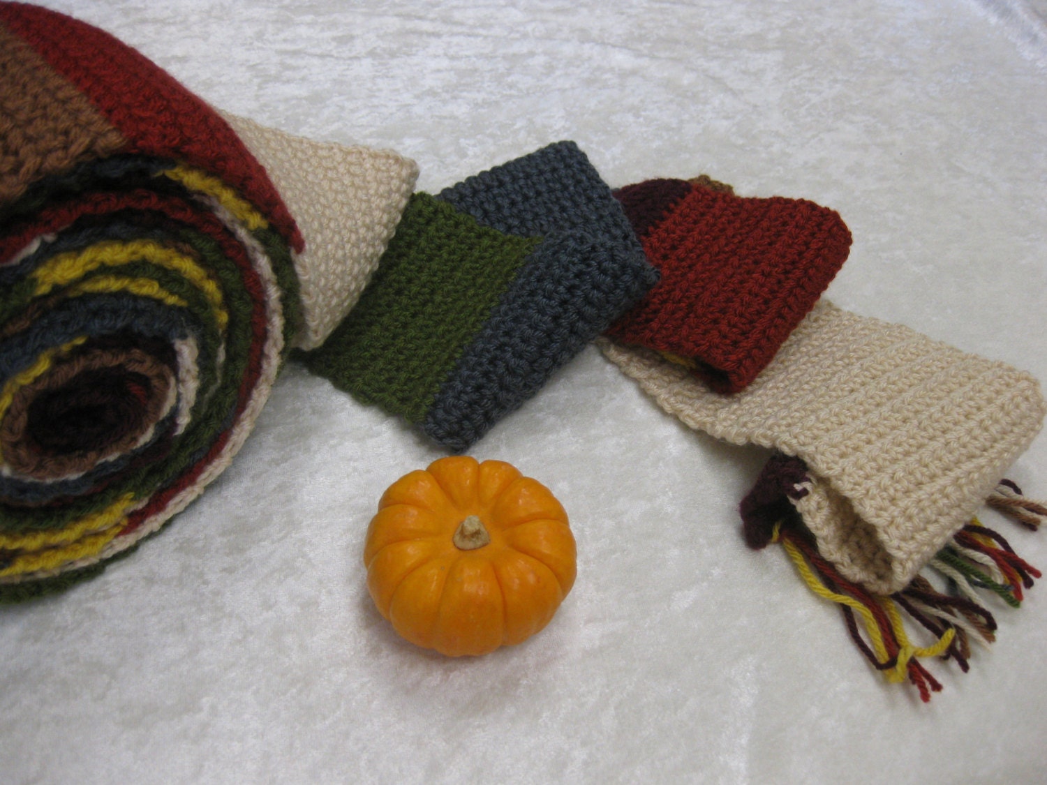 Made To Order - Halbgroßer Schal Tom Baker Who-Vian Made To Order - Halbgroßer Schal Tom Baker Who-Vian von CozySaturday