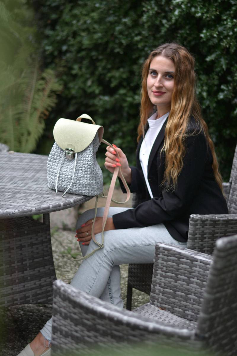 Handgemachter Rucksack Aus Polyesterkordel Und Leder - Leichter City Rucksack, Wasserabweisend, Geschenk Für Sie von CozyWindKnitting