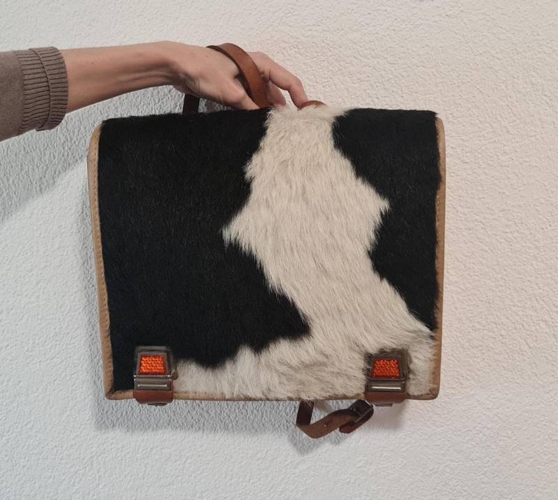 Vintage Schweizer Leder Kuhfell Schulranzen Rucksack Rucksack, C.1960Er Jahre von CozycatVintageShop