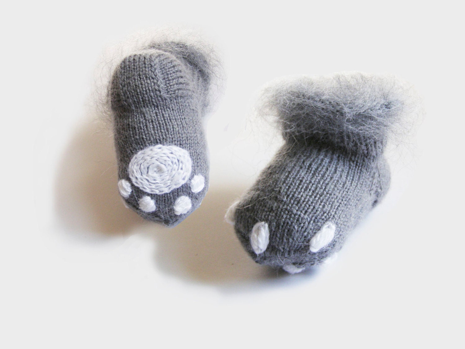 Baby Graue Socken Weiche Baby-Booties Stricksocken Kätzchen Pfoten Booties Baby-Dusche-Geschenk Baby-Geschenk von Cozychic99