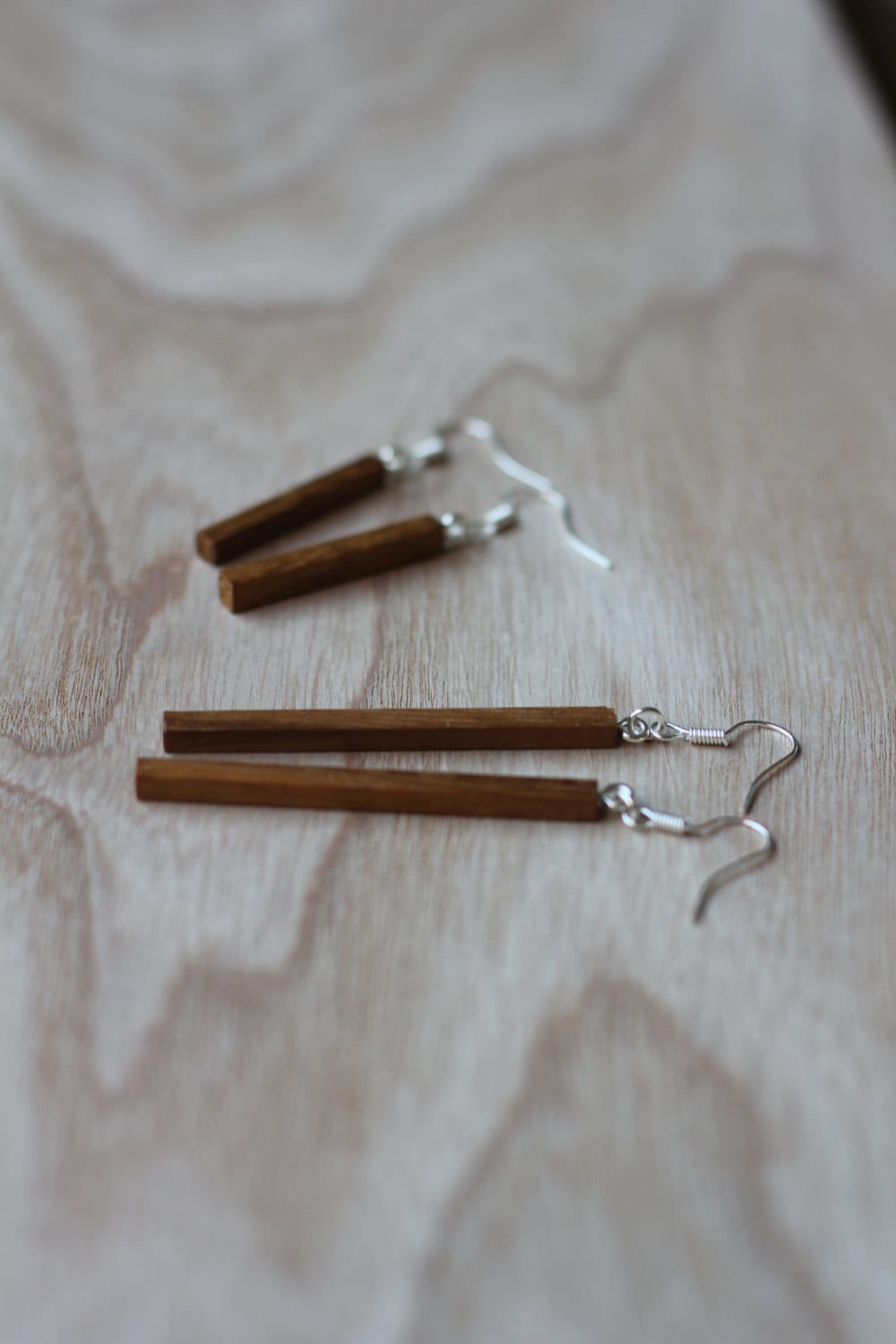 Iroko Holzohrringe Handgemachte Sterling Silber Ohrhänger Set Iroko Holzohrringe Handgemachte Sterling Silber Ohrhänger Set von CrabtreeWorkshop