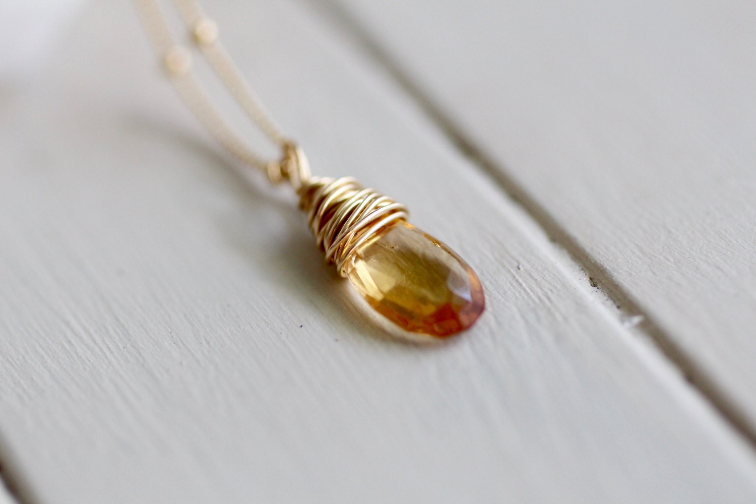 Citrin Edelstein Halskette. Satelliten-Kette Gold Gelb Orange Edelstein. Minimalistisch. Schlicht. Handgefertigt Auf Maui Citrin Edelstein Halskette. Satelliten-Kette Gold Gelb Orange Edelstein. Minimalistisch. Schlicht. Handgefertigt Auf Maui von CraeVita