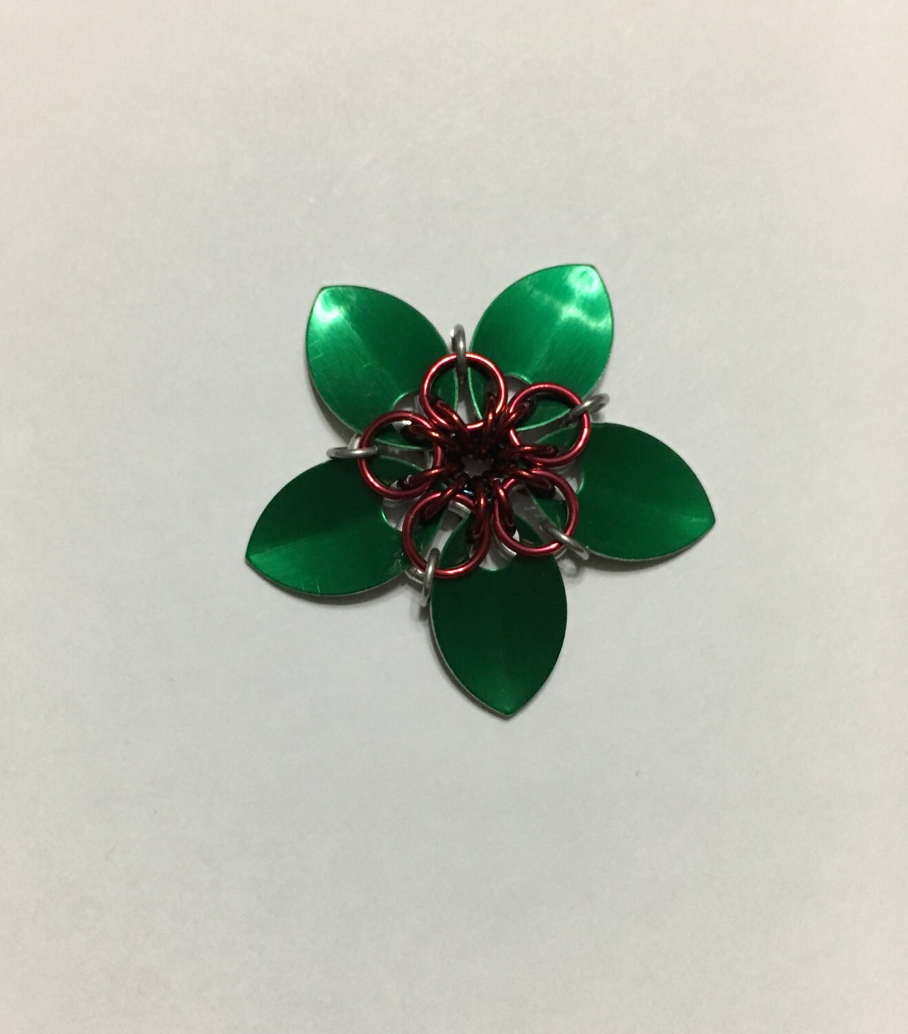 Chainmaille Schuppenblume von CraftAndCraftSammie