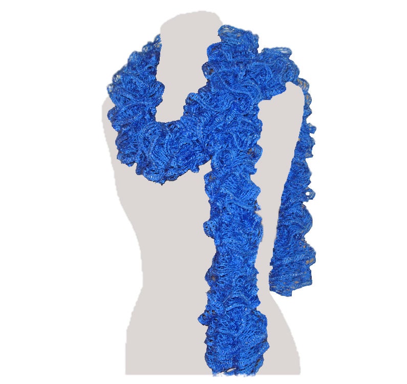 Crochet Scarf in Blue, Gifts For Her, Very Trendy Neck Warmer Scarf, Kentucky Blue Ruffle Scarves Von Craftcrazy4U Auf Etsy von CraftCrazy4U