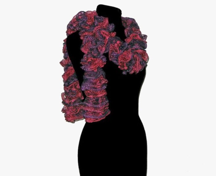 Rüschen Schal, Weiche Häkeln Geschenke Für Sie, Frau Mode Trendige Hals Wärmer Schals Made in Usa Von Craftcrazy4U von CraftCrazy4U