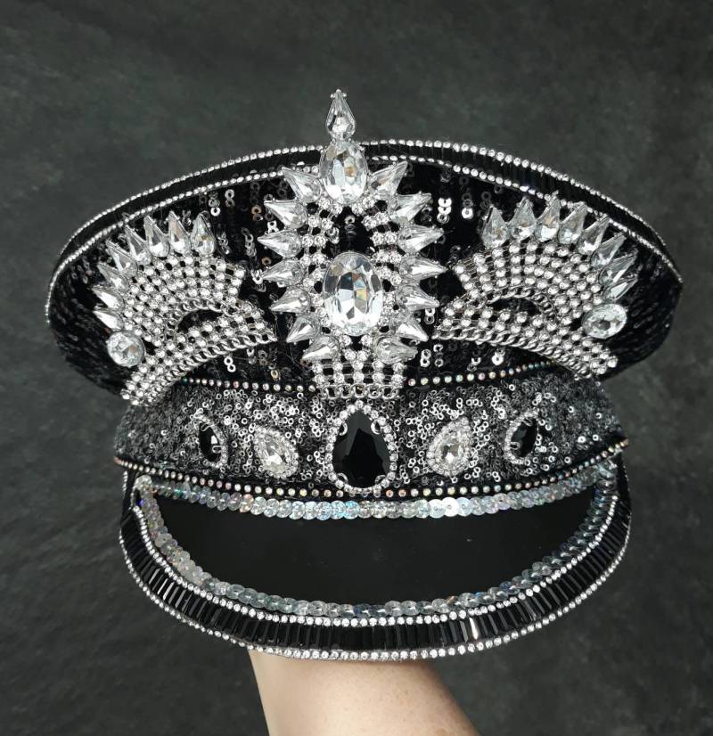 Custom Design Kapitänsmütze in Schwarz Und Silber | Verschiedene Größen von CraftExplosionCZ