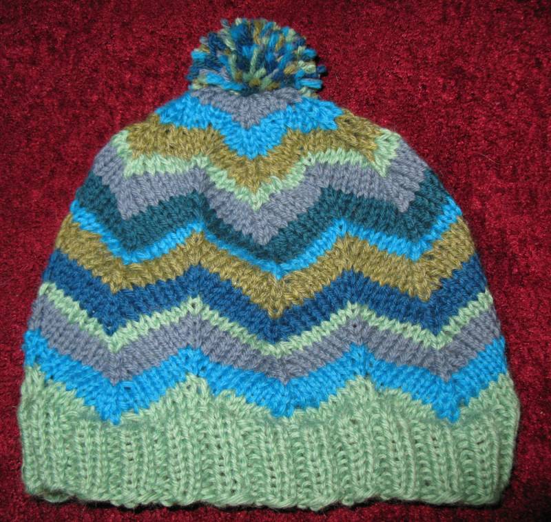 Ooak Strickmütze - Grün Und Blau Chevrons Medium | Kleinkind Kleinkind von CraftOtaku