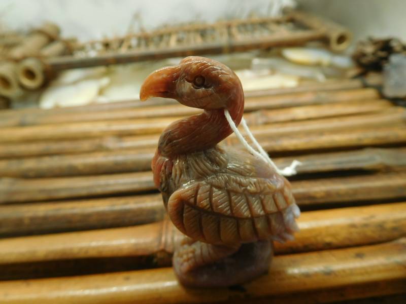 Ausgefallene Achat Vogel Schnitzen Edelstein. Fliegende Tier Anhänger. Rote Anhänger Schmuck. Tier-Liebhaber-Perle. Schnitzen Edelstein Perlen von CraftStoreGoods