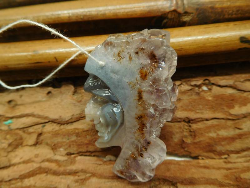 Black Friday Sale. Amethyst Geode Achat. Schnitzerei Crystal Warrior. Stammeskopf. Edelstein Schnitzperlen. Native Tribe Halskette. | C1096 von CraftStoreGoods