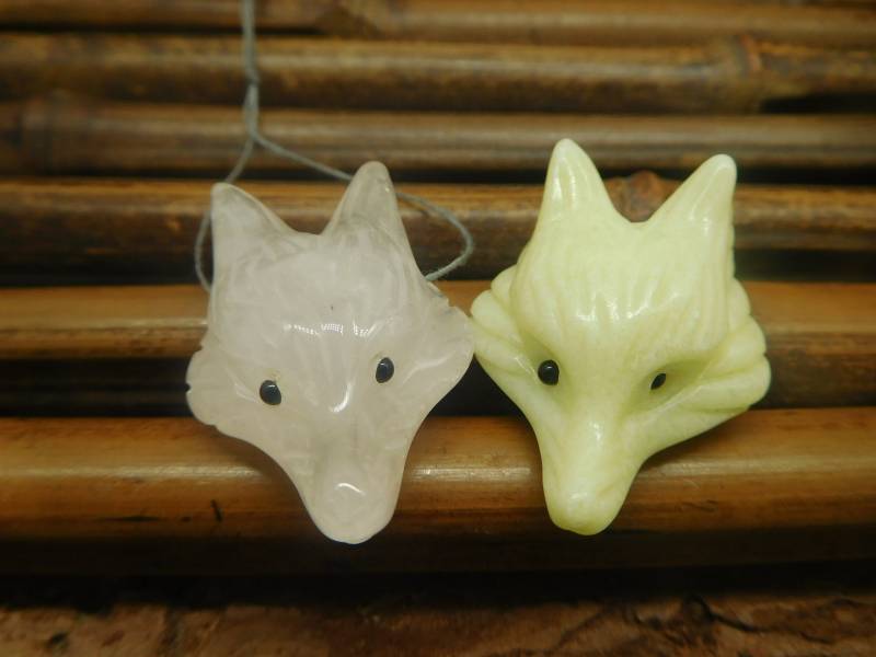 Carve Fuchs Anhänger. Naturstein Fuchs. Serpentin Tigerauge Perle. Schnitzerei. Kristall Schnitzen | B4870 von CraftStoreGoods