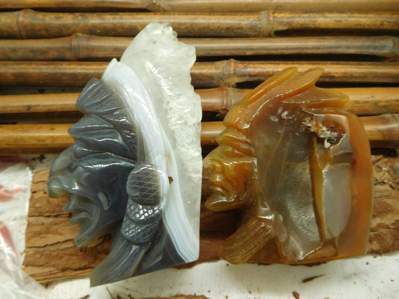 Carve Geode Achat Stamm Dekoration. Krieger Figur. Naturstein Schnitzerei. Handwerk Steinhandwerk. Quarz-Schnitzstein | D437 von CraftStoreGoods