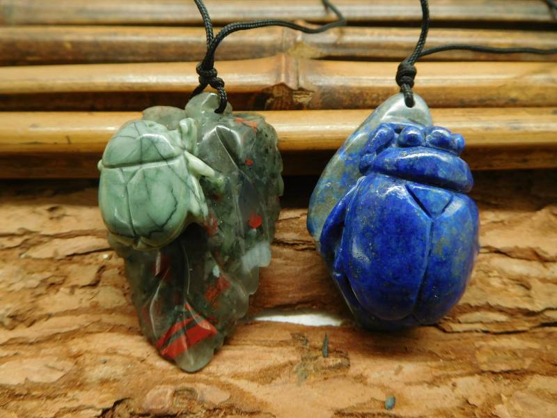 Cicada Schnitzerei Edelstein. Karve Edelstein Anhänger. Anhänger Figur Tier. Kristall Carve Tier Schwarzer Freitag | C1305 von CraftStoreGoods