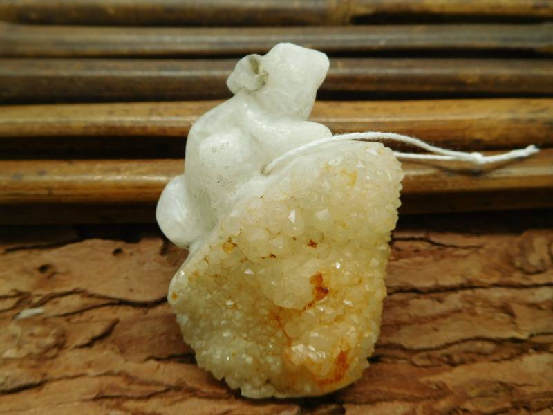 Eichhörnchen Edelstein Geode Achat Schnitzen Geschenk Für Sie. Schmuck. Geschnitzte Edelstein-Perle. Tier Naturstein Juwel | C0498 von CraftStoreGoods