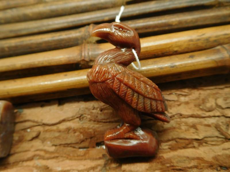 Fancy Achat Vogel Schnitzen. Fliegende Handgemachte Schnitzerei Edelstein. Natur-Edelstein. Carving Geschenk Für Einen Freund. Perlenmix | C0900 von CraftStoreGoods