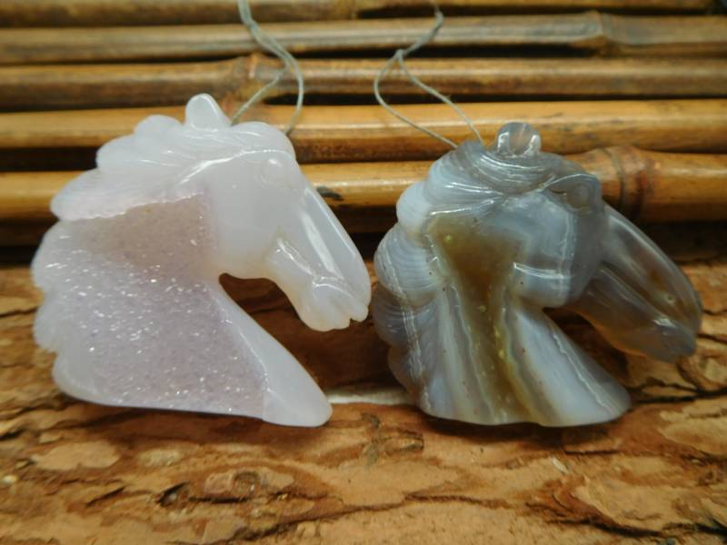 Geode Achat Pferdekopf Schmuck. Schnitzerei Geschenk. Schmuck Beste Freundin Steinanhänger Jubiläumsgeschenk | C1282 von CraftStoreGoods