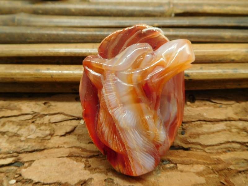 Geschnitzte Rote Achat Wolf Kopf Edelstein Anhänger | C0714 von CraftStoreGoods