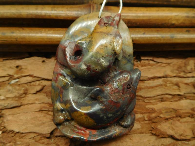 Geschnitzte Rote Jaspis Handgemachte Schnitzen Anhänger | C0390 von CraftStoreGoods