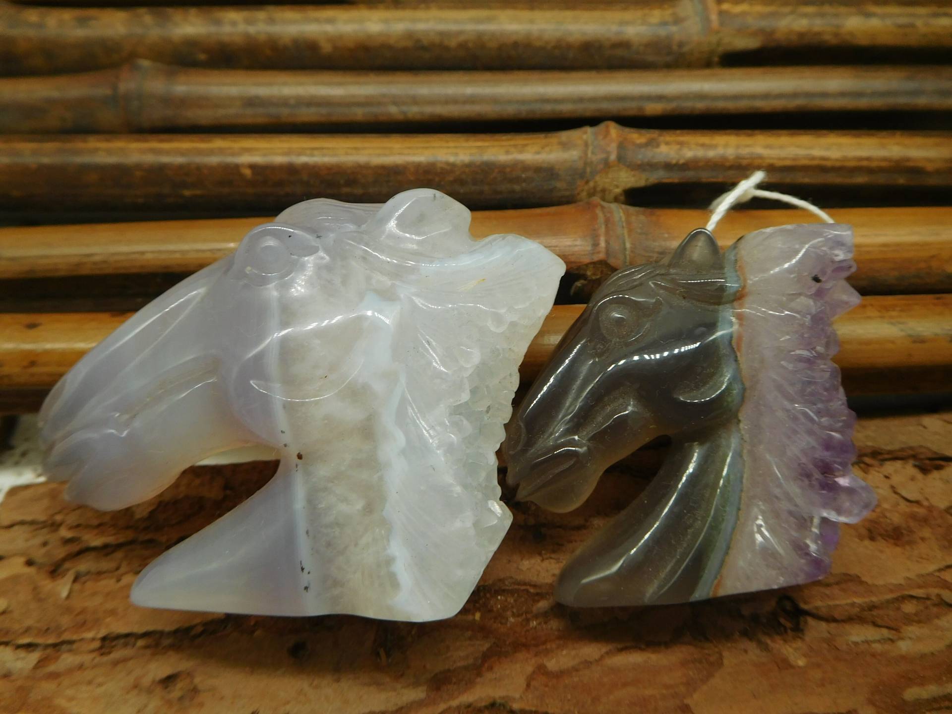 Geschnitztes Pferd Anhänger. Edelstein-Schnitzerei. Amethyst Geode Achat Geschnitztes Pferd. Pferdeliebhaber. Tier Schnitzen Perle. Pferdehalskette Geschnitztes Pferd Anhänger. Edelstein-Schnitzerei. Amethyst Geode Achat Geschnitztes Pferd. Pferdeliebhaber. Tier Schnitzen Perle. Pferdehalskette von CraftStoreGoods