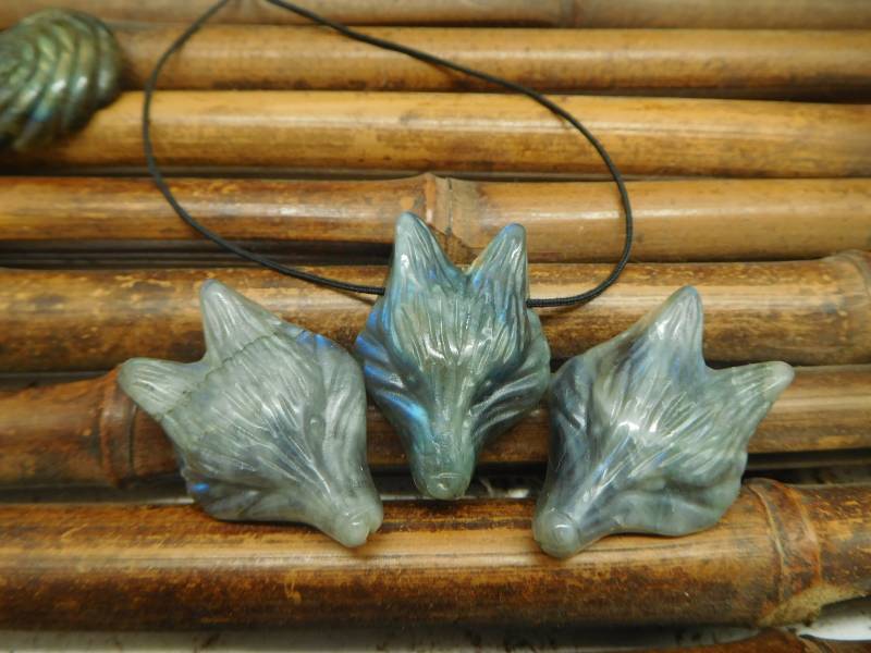Labradorit Fuchs. Natürliche Schnitzerei. Fuchskopf Anhänger. Schnitzen Tier Perle. Edelstein Tier. Schwarzer Freitag. Fuchs Schmuck | B5291 von CraftStoreGoods
