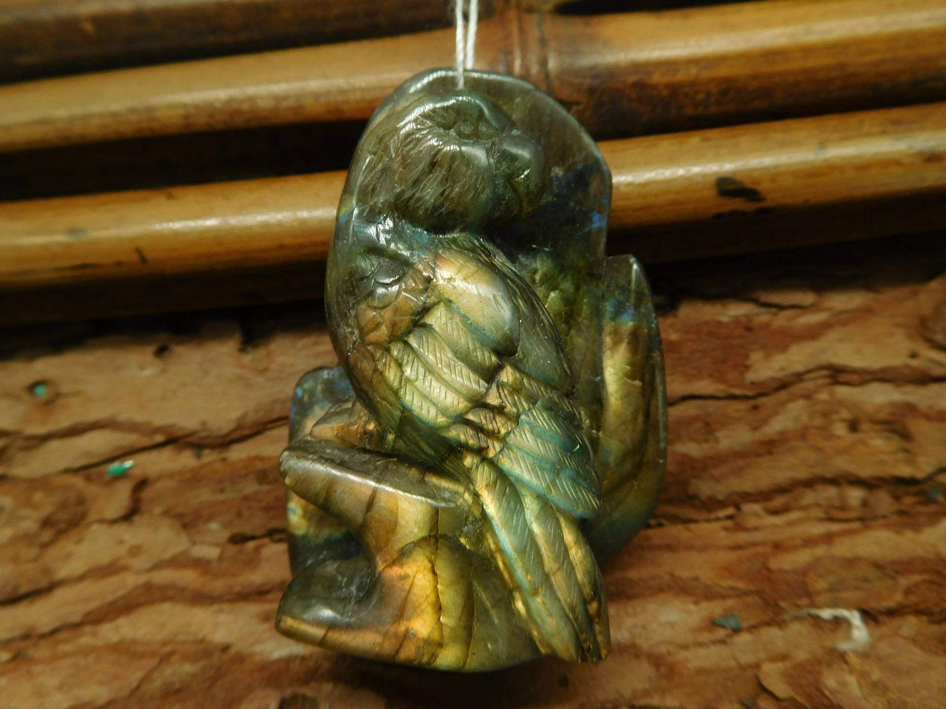 Labradorit Schnitzer Papagei. Edelsteinperle | C1136 von CraftStoreGoods