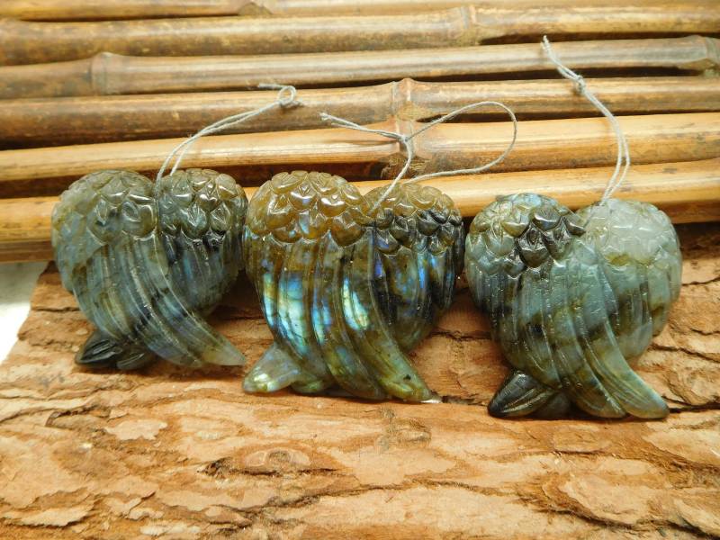 Labradorit Schnitzerei. Schnitzen Engel Flügel. Flügel Anhänger. Karve Herz Schrägflügel. Schnitzerei | B5125 von CraftStoreGoods