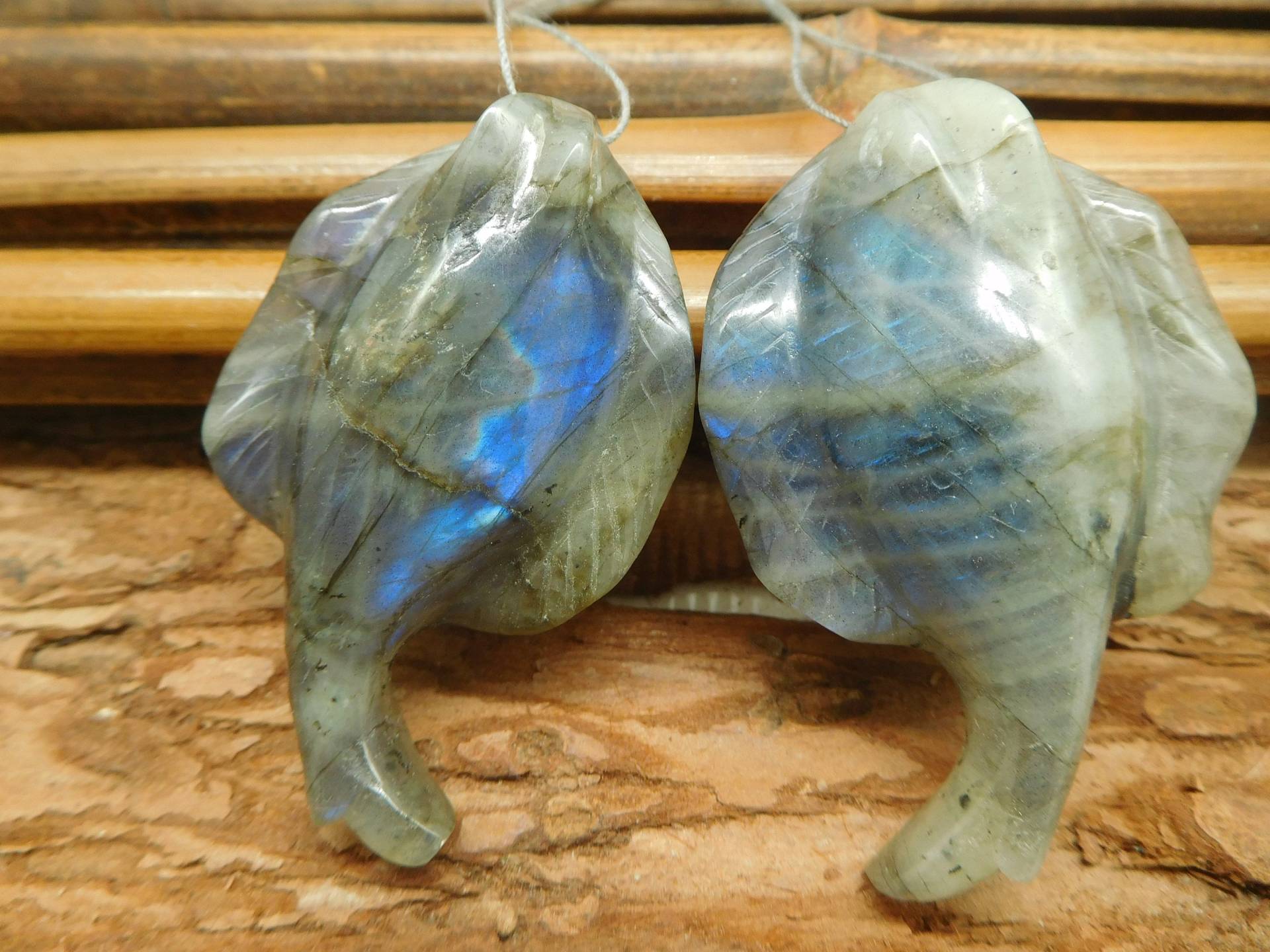 Labradorit Teufelsfisch. Schnitzender Fisch Anhänger. Ozean Schmuck Für Damen. Danksagungsgeschenk. Schnitzen Tier. Kristall Tier | B5276 von CraftStoreGoods