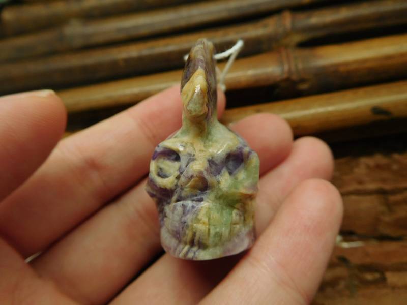 Lila Jaspis Geschnitzt Schädel Kopf. Perle Edelstein. Gebohrt Perle. Schnitzen Rote Edelstein Perlen | C0954 von CraftStoreGoods