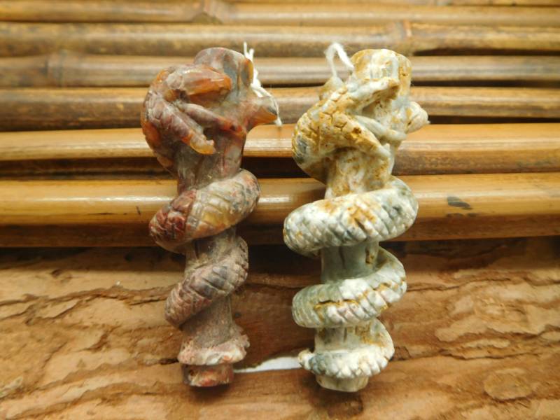 Mookait Jaspis Edelstein. Schlange Anhänger. Edelstein Schnitzen Schlangenhandwerk Kristall. Schnitztier | B5257 von CraftStoreGoods