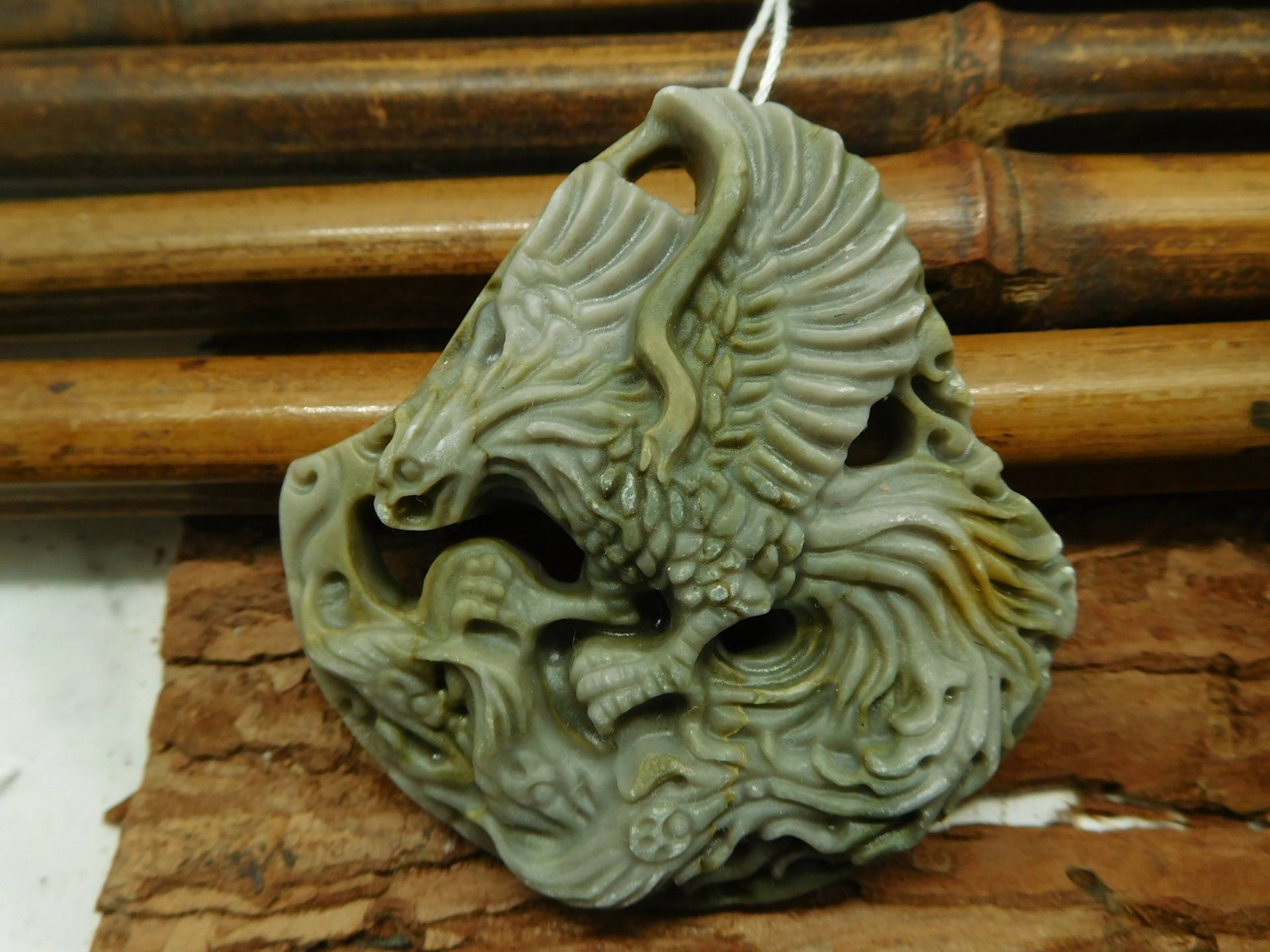 Natürliche Grüne Jasper Rabe Kopf. Schnitzen Vogel Edelstein. Edelstein Tier Schnitzt | B4006 von CraftStoreGoods