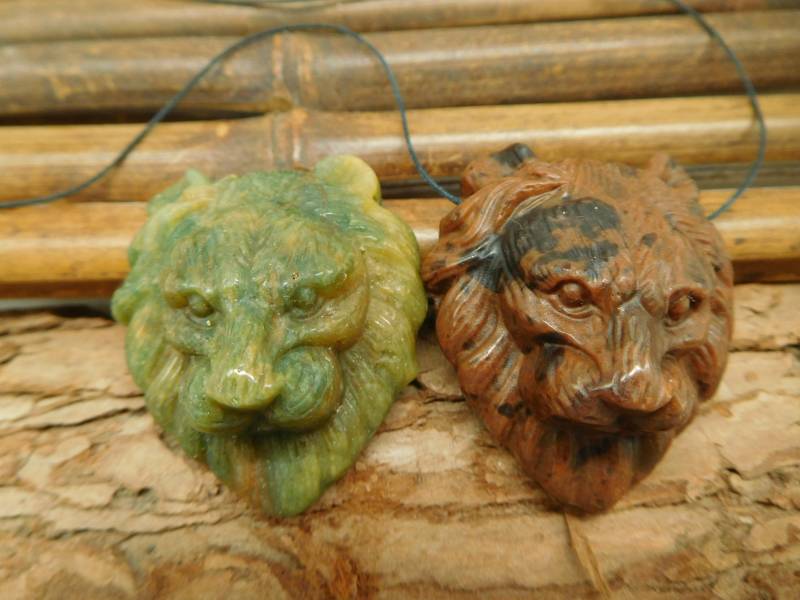 Ozean Jaspis Löwe Anhänger. Edelstein Schnitzereien Spirit Animals. Schmuck Perlen Charm. Schnitzperlen Tier. Anhänger Geschenk. | B5110 von CraftStoreGoods