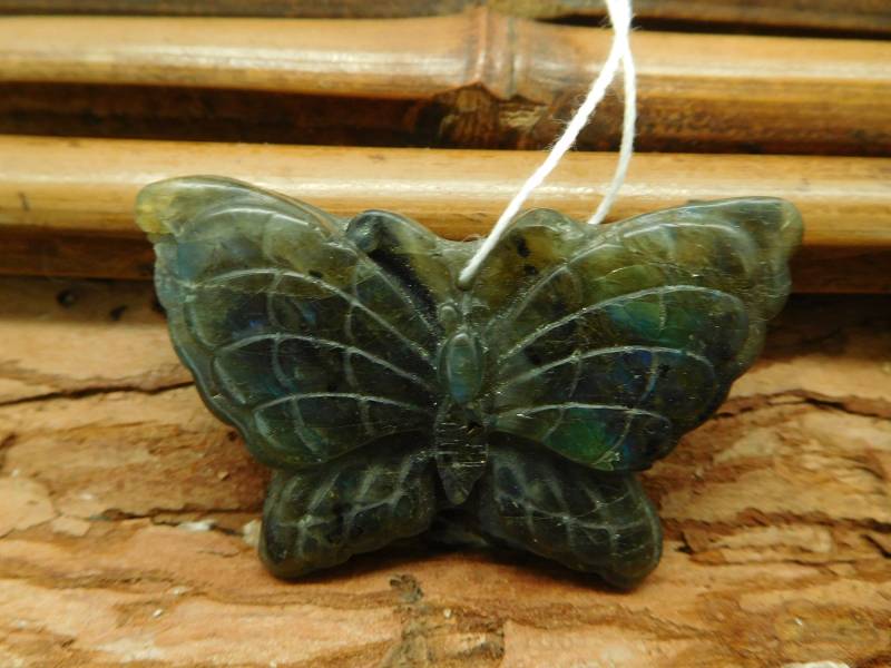 Schnitzen Tier. Labradorit Schmetterling Perle | B4570 von CraftStoreGoods