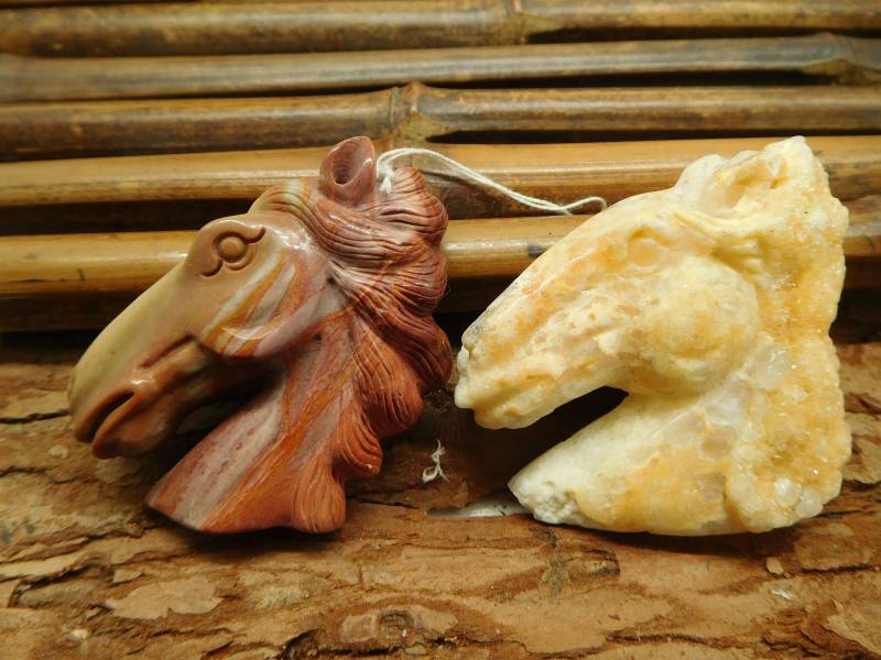 Succor Creek Bild Jaspis Pferdekopf. Schnitzkristallpferd. Edelsteinschnitzerei. Kristall Pferd Schnitzerei. Steinpferd. Schnitzstein Anhänger von CraftStoreGoods