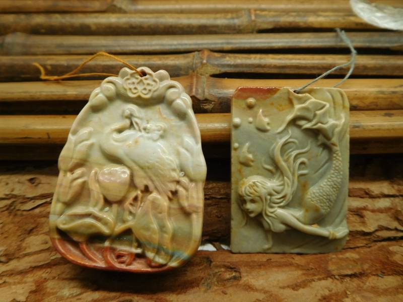 Succor Creek Bild Jaspis Schnitzerei. Edelsteinperle. Schnitzstein Anhänger. Karve Edelstein Karneol Meerjungfrau Anhänger | B4592 von CraftStoreGoods