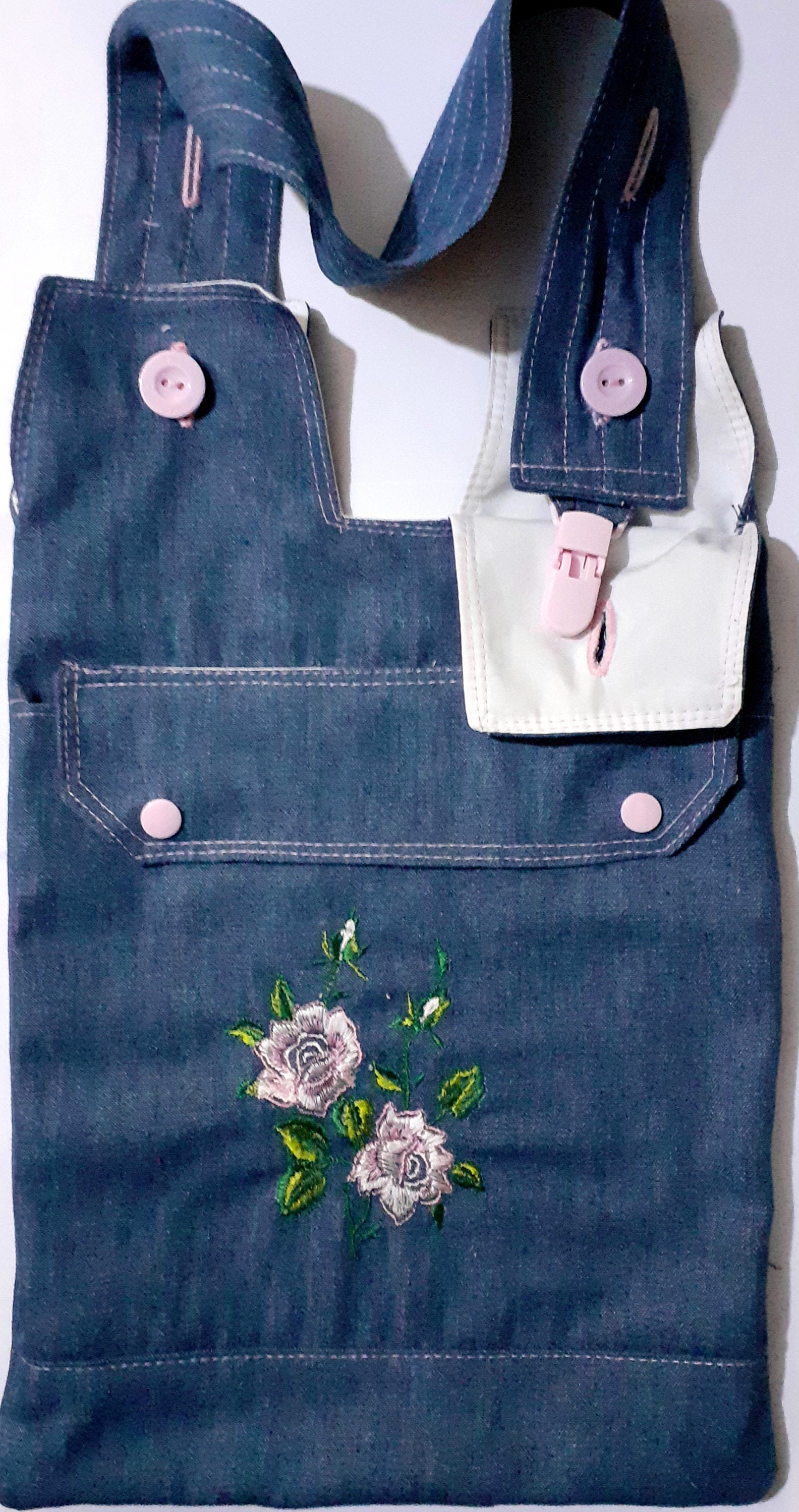 Denim Bestickte Kathedernachttasche Mit Henkeln Denim Bestickte Kathedernachttasche Mit Henkeln von CraftbyTiana
