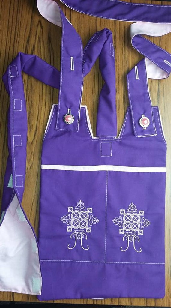 Gesticktes Set | Lila Farbe Aus Katheterbeutel Und Rohrbezügen Mit Verstellbarem Riemen. Ideal Für Rollstuhlfahrer Gesticktes Set | Lila Farbe Aus Katheterbeutel Und Rohrbezügen Mit Verstellbarem Riemen. Ideal Für Rollstuhlfahrer von CraftbyTiana