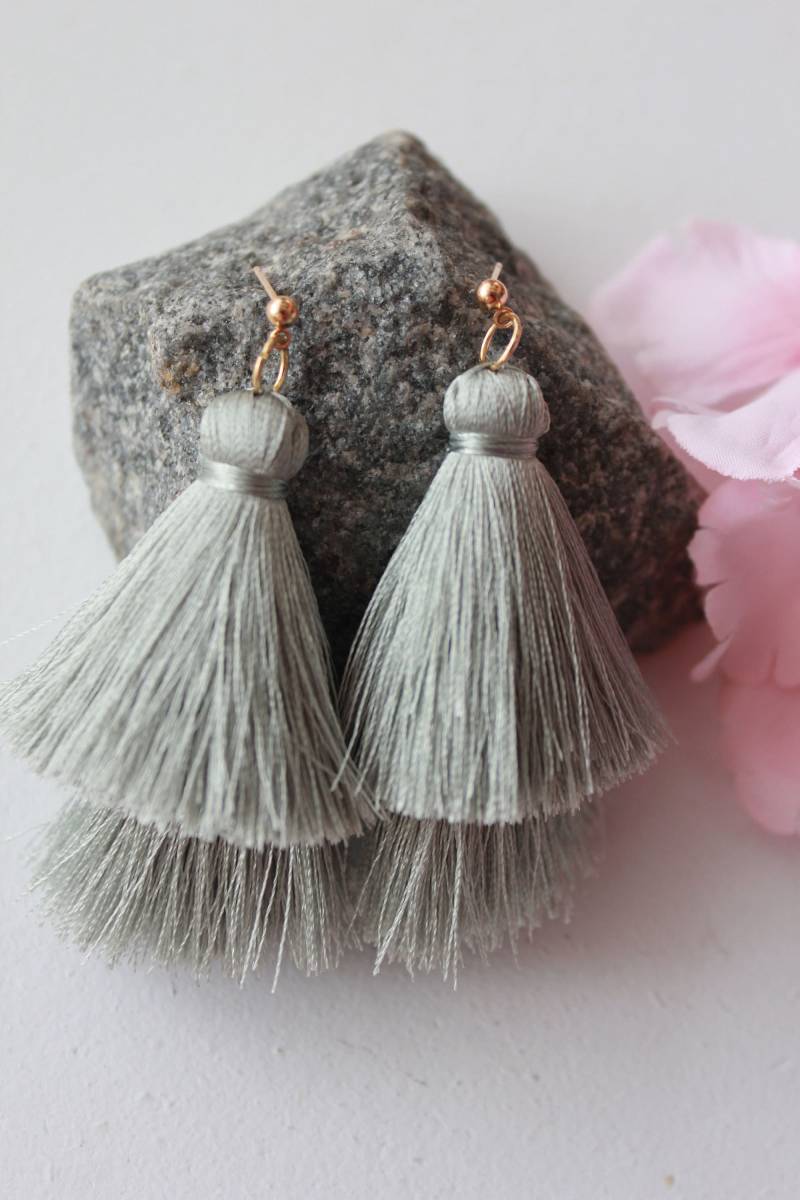 Fransen Quastenohrring, Quastenohrringe, Boho Ohrringe, Seidenquastenohrringe, Lange Statement-Ohrringe, Damen-Kronleuchterohrringe von CraftbyagaStyle