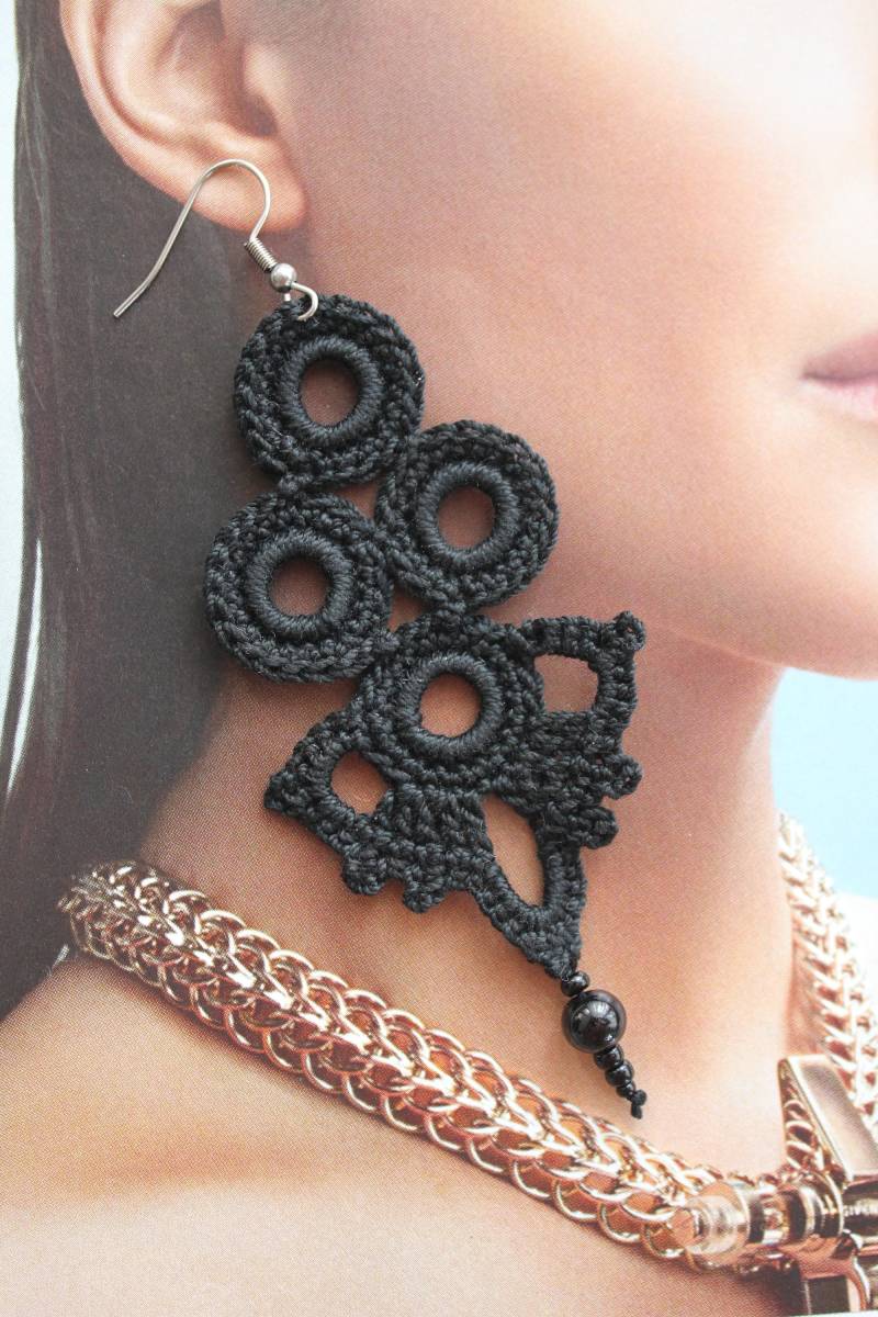 Ohrringe Lange Black Gehäkelte von CraftbyagaStyle